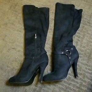 EUC Guess tall suede platform heel boots size 7.5